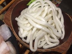-老牌坊云南鱼豆花火锅(爱建店)