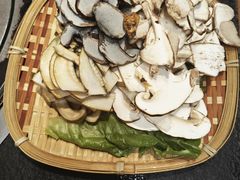 -阿山卓·野生菌火锅·纳西火塘烤肉