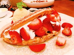 草莓松饼-ROAST coffee & eatery