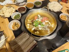 -顶顶汤火牛排火锅·经典铜锅涮肉