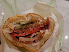-Bánh Mì Huynh Hoa