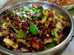 干锅香辣兔-盐与味葱葱鲫鱼•自贡菜江湖菜(春熙店)