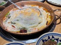 -洱火云南酸菜牛肉火锅(石景山当代商城店)