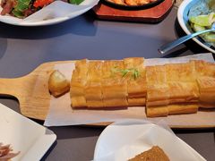 人人爱酸辣汤配霸王油条-新梅华餐厅(星悦汇店)