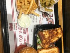 -The Habit Burger Grill 哈比特汉堡(爱琴海店)