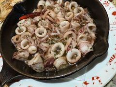 蒜香鱿鱼仔-BROWNSTONE布朗石西班牙餐厅(富城店)