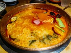 -洱火云南酸菜牛肉火锅(石景山当代商城店)