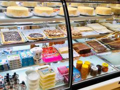 糕点橱窗-玛尔哈巴·塔塔尔糕点(华侨小区店)