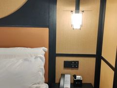 -万泊酒店(长沙五一广场国金中心店)