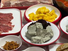 -毛辣果·贵州红酸汤牛肉火锅(西单店)