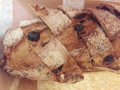 核桃提子法包-PAPER STONE BAKERY(天环店)