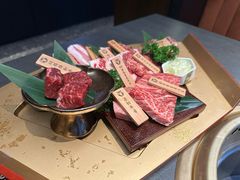 -铭牛烧肉·和牛海鲜自助(高新月牙湖店)