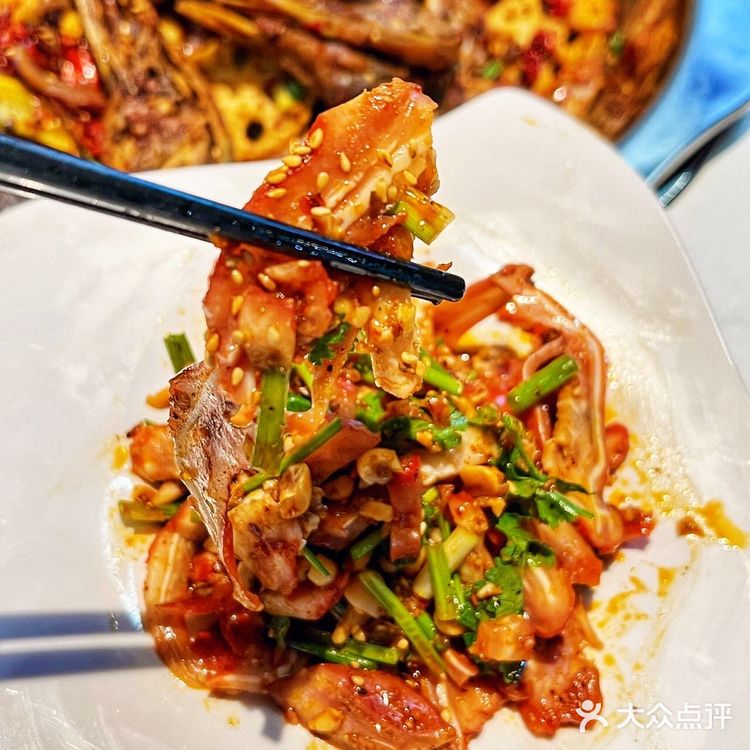 这一锅麻辣鲜香的干锅鸭头，一秒被征服！💕