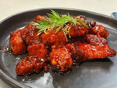 红酒泡沫牛仔粒-荟廷·晶萃(陆家嘴尚悦湾店)