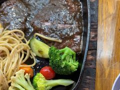 -豪客嘉族·麦尼顿西餐厅(乐福天下店)