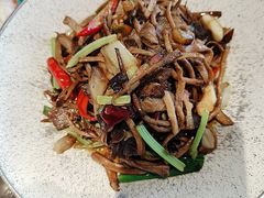 -川流不息·地道川菜·小龙虾(松东路店)