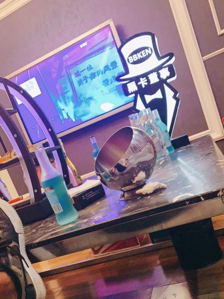 比比肯酒吧(通达路店)-"[薄荷]环境:年轻人的首选 [啤酒]酒.