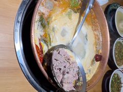 -洱火云南酸菜牛肉火锅(石景山当代商城店)