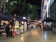 -周日夜市