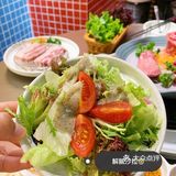 烤肉也能拆盲盒❗️快来穿韩服吃烤肉啦！