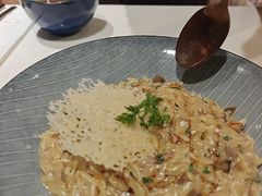 -潮一不贰·西式简餐·法式甜品(外滩店)