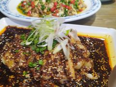 白肉的，味道也很好，份量也很足。-灶东家民间菜(回兴店)