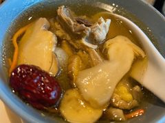 牛肝菌鸡汤-半山腰·云南菜(侨福芳草地店)