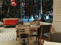 大堂-必胜客(大坪英利店)
