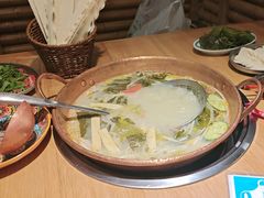 -洱火云南酸菜牛肉火锅(石景山当代商城店)