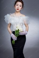 -现代经典婚纱摄影