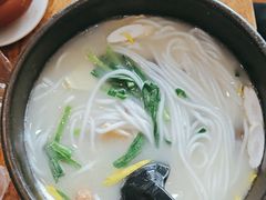 -桥香园过桥米线(国贸店)