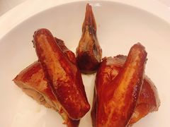玻璃皮润烧乳鸽-北京厨房(西安SKP店)