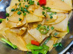 干锅土豆片-鱼乐岛餐厅·户外花园主题餐厅