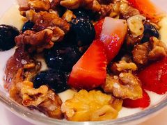 野莓核桃蜂蜜希腊酸奶-The Rug Cafe(王府中环店)