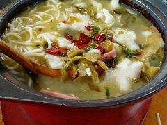 石锅酸菜鱼中份-周鱼小馆石锅酸菜鱼(活力汇店)