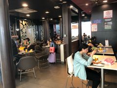 大堂-麦当劳(深圳北站高铁店)