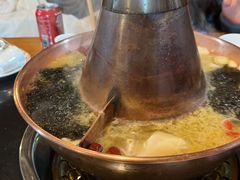 -果松木炭酸菜铜火锅·外婆参鸡汤