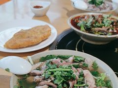 -大众跷脚牛肉馆·非遗传承单位(峨眉山店)