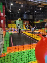 -蹦蹦跳跳(新奥购物中心店)