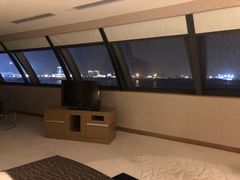 -上海滴水湖皇冠假日酒店