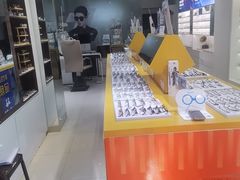 -诺柯视眼镜-蔡司依视路官方工厂店(淞南一店)
