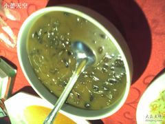 小鸡炖蘑菇-东北人粗粮饺子坊(南山店)