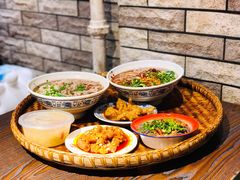 银耳-爆炸头阿姨小四川正宗川味小吃(无任何分店)
