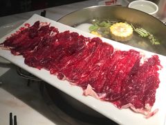 现切吊龙肉-为什么牛潮汕牛肉火锅(中信广场店)