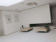 -卡罗酒店(东门晒布地铁站店)