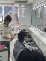 -镁连社·美联社