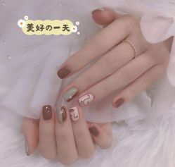 -七彩虹美甲美睫 半永久