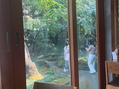 -Chom Cafe and Restaurant