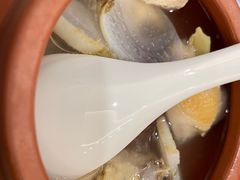 原汁男搂妹汽锅鸡-蝴蝶泉宾馆-中餐厅