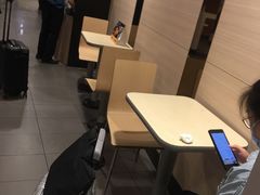 大堂-麦当劳(北京南站店)